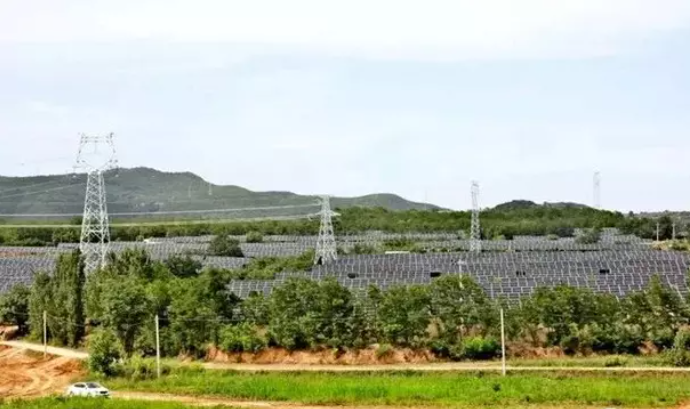 中國十三省最大光伏電站在這里！欽州康熙嶺的光伏電站能排上號(hào)了嗎？