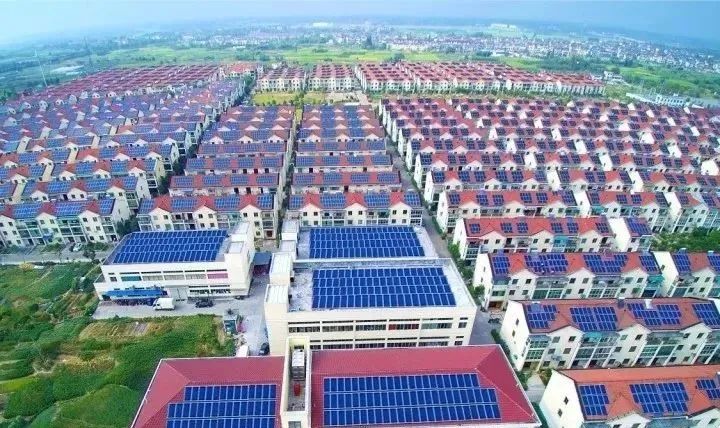 光伏發(fā)電“租房頂、免費裝”新套路，警惕陰陽合同，天上不會掉餡餅！