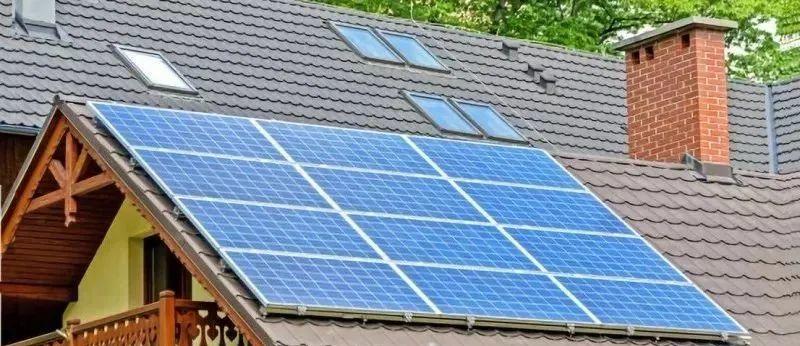 光伏發(fā)電“租房頂、免費裝”新套路，警惕陰陽合同，天上不會掉餡餅！